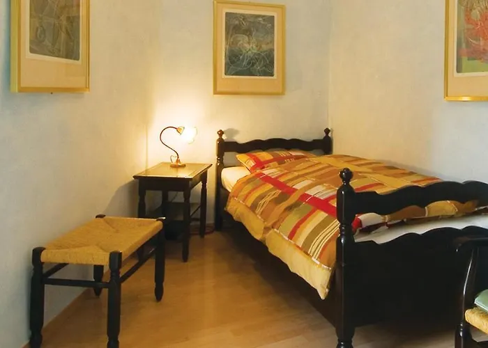 Ascona: Nostrana Apt. 1 公寓